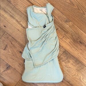 Kyte BABY Soft Mint Green Convertible Sleep Swaddle 1.0 TOG can